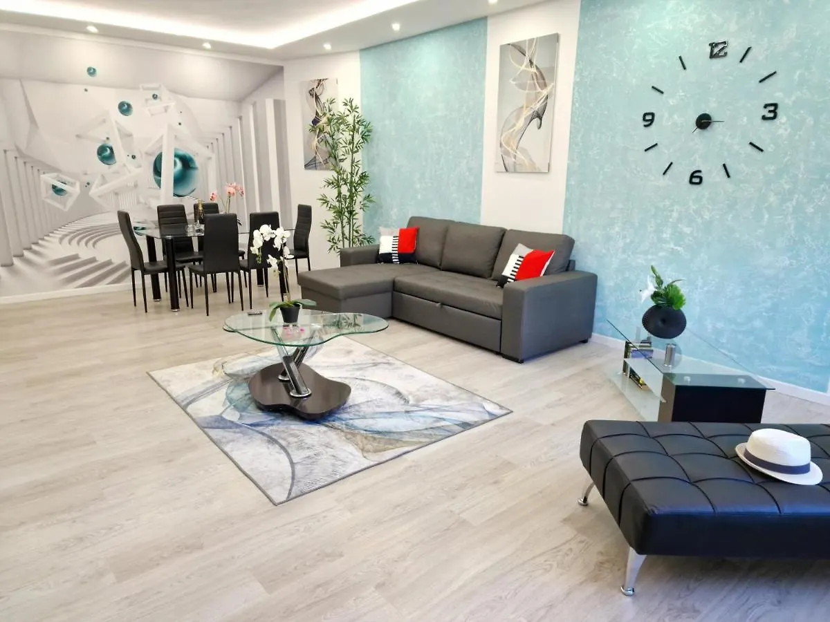Daniel Beachfront, 2 Rooms Wifi Free Playa de las Americas  0*, Playa de las Americas (Tenerife) Spagna