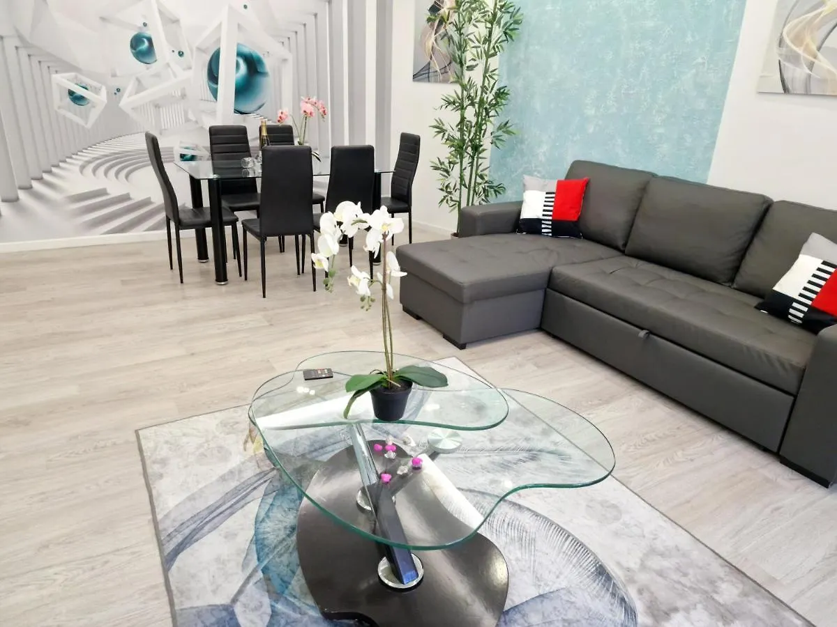 Daniel Beachfront, 2 Rooms Wifi Free Playa de las Americas  Holiday home Playa de las Americas (Tenerife)