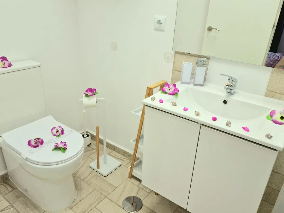 Daniel Beachfront, 2 Rooms Wifi Free Playa de las Americas  0*, Playa de las Americas (Tenerife)