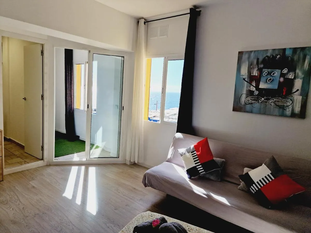 Daniel Beachfront, 2 Rooms Wifi Free Playa de las Americas  Spagna