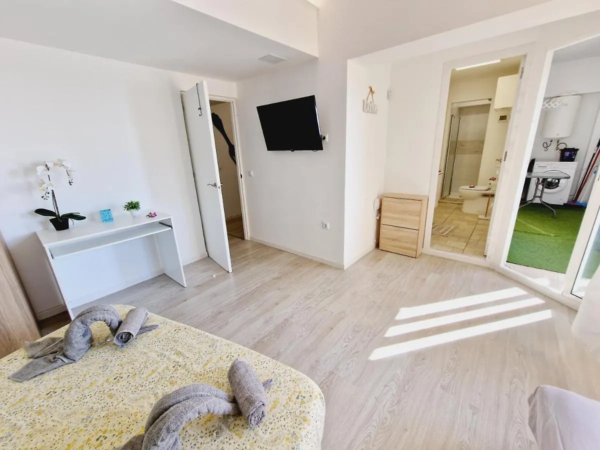 Casa vacanze Daniel Beachfront, 2 Rooms Wifi Free Playa de las Americas  Spagna